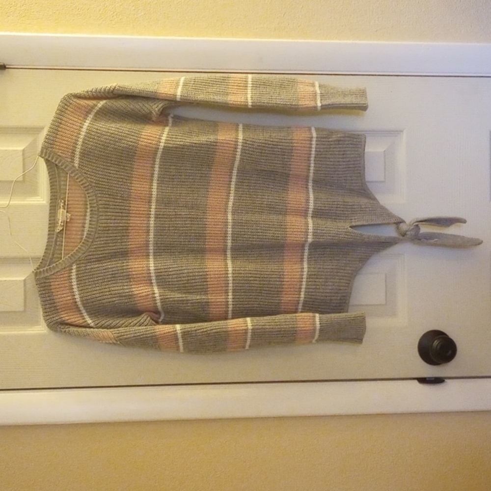 Pink Republic women's sweater size medium